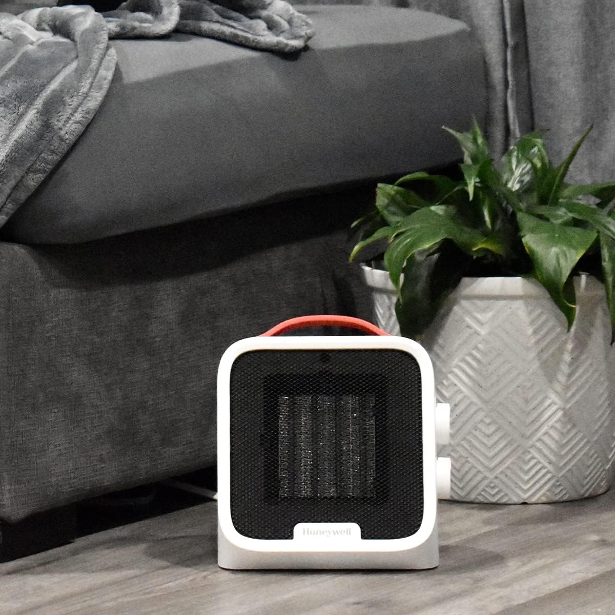 image:imageHoneywell UberHeat 5 Ceramic Space Heater for Small Rooms White